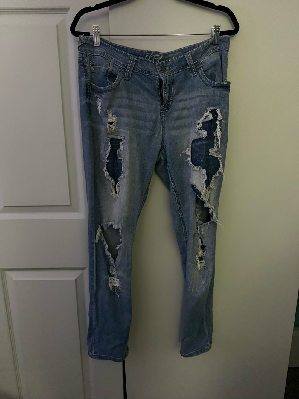 Wallflower Distressed Jeans
